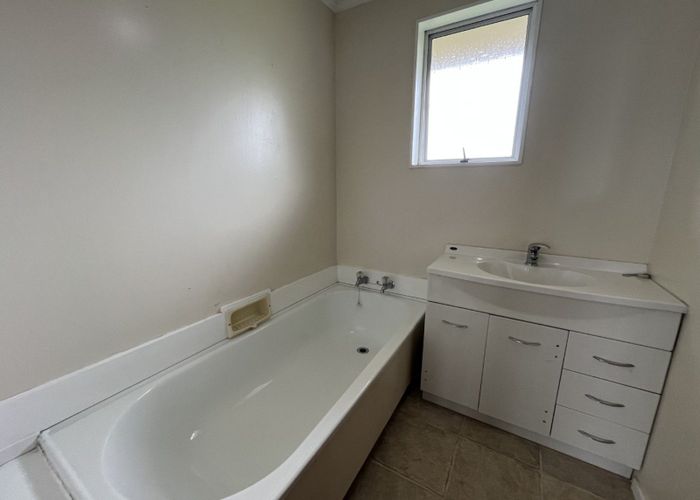  at 122 Benmore Avenue, Cloverlea, Palmerston North, Manawatu / Whanganui
