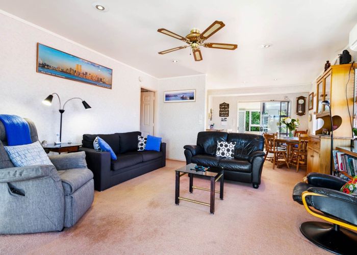  at 1/208 Royal Road, Royal Heights, Waitakere City, Auckland