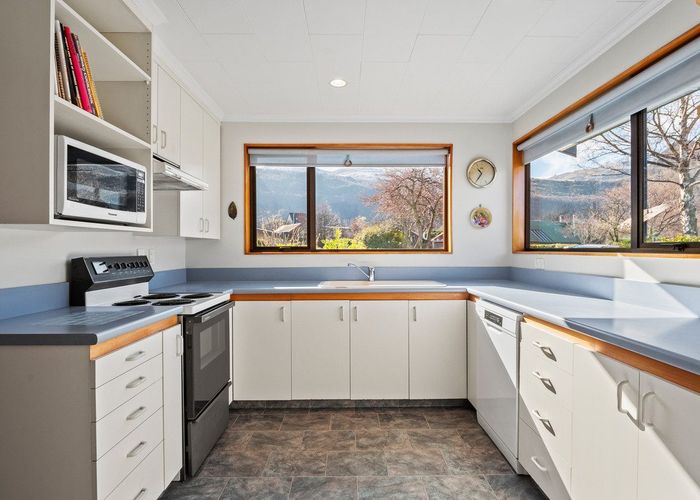  at 42 Adamson Drive, Arrowtown, Arrowtown