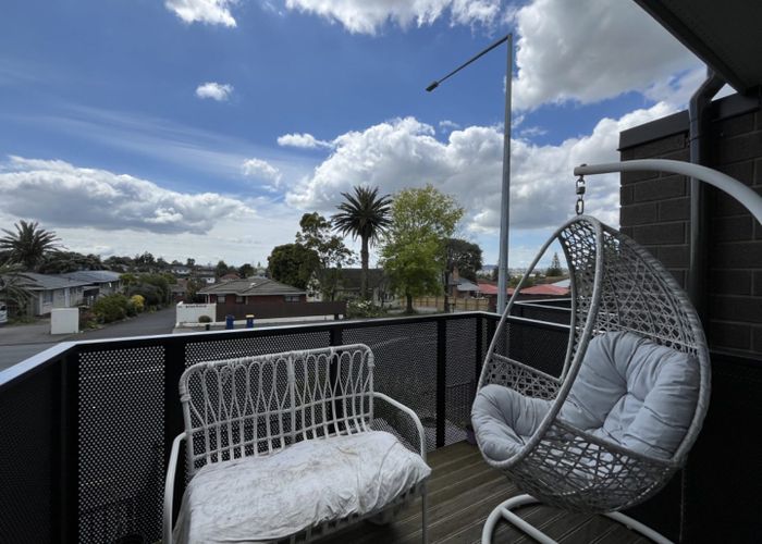  at 8/1 Fruitvale Road, New Lynn, Waitakere City, Auckland