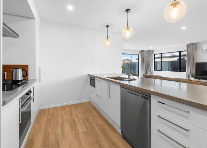  at 30 Croydon Street, Woodend, Woodend