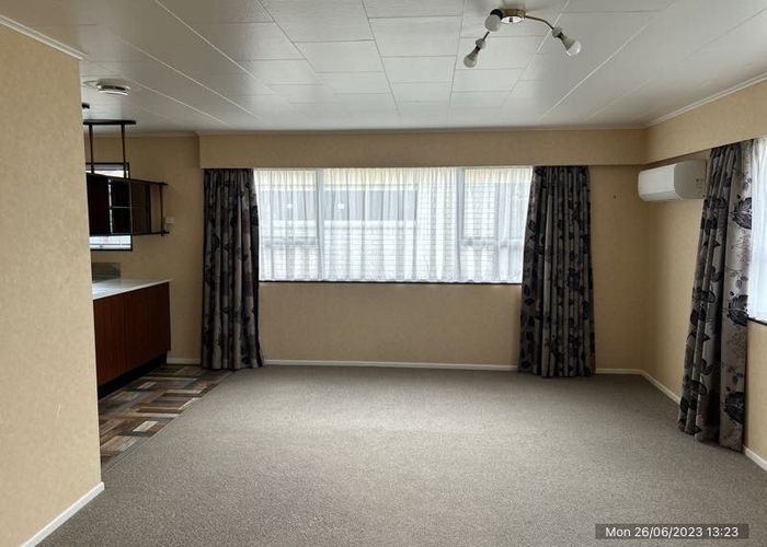  at 10 Cambridge Street, Pahiatua