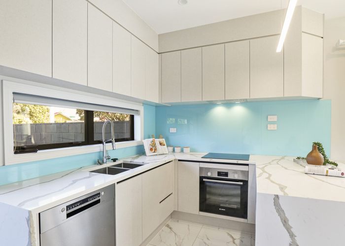  at 5/287 Massey Road, Mangere East, Manukau City, Auckland