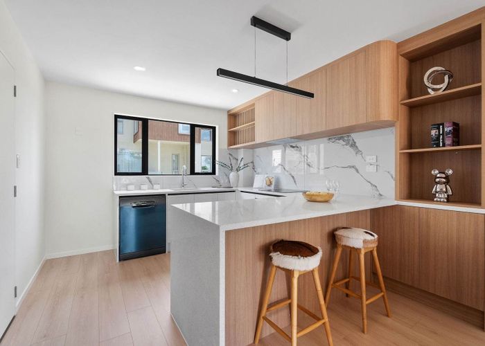  at 10/145 Albany Hway, Glenfield, North Shore City, Auckland