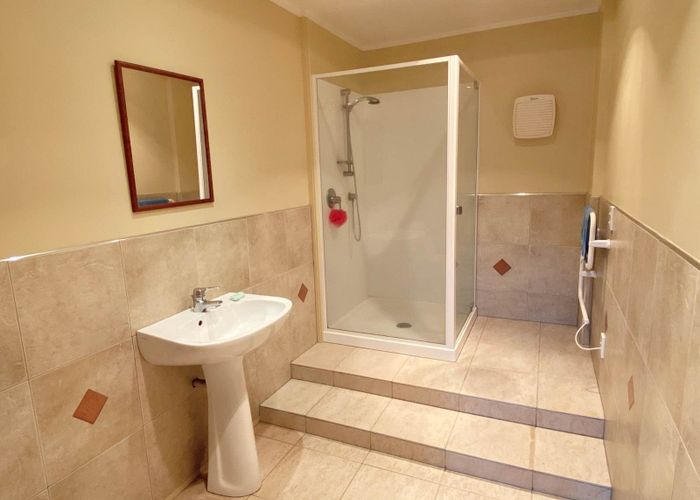  at 1 Scarboro Terrace, Murrays Bay, North Shore City, Auckland