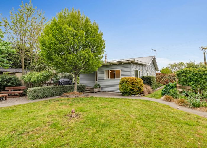  at 16 Winslow Westerfield Road, Winslow, Ashburton