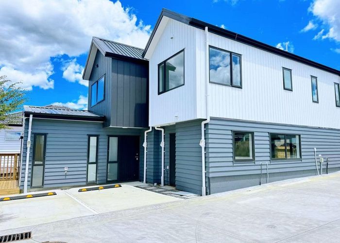  at 7/2A Mantra Road, Massey, Waitakere City, Auckland
