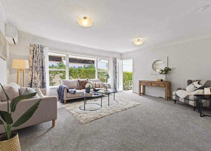  at 2/12 Robert Street, Ellerslie, Auckland
