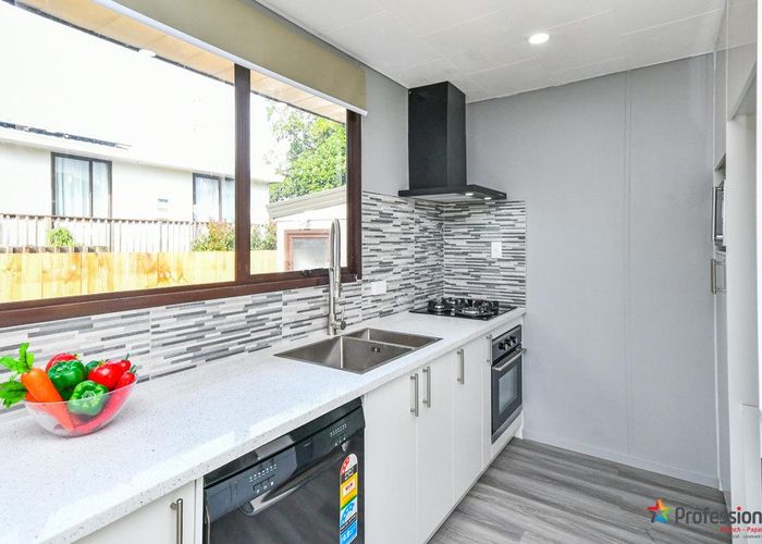  at 2/34 Ferndale Road, Mount Wellington, Auckland City, Auckland