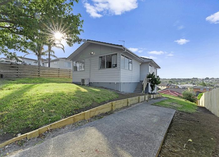  at 11 Doone Place, Massey, Auckland