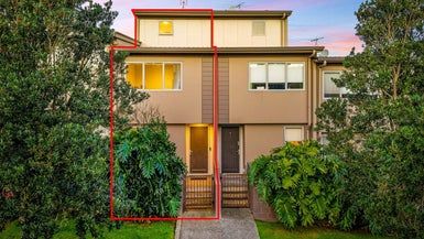  at 7/1 Gracechurch Drive, Flat Bush, Auckland