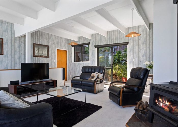  at 21 Bayview Road, Lyttelton