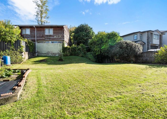  at 73 Chartwell Avenue, Glenfield, North Shore City, Auckland