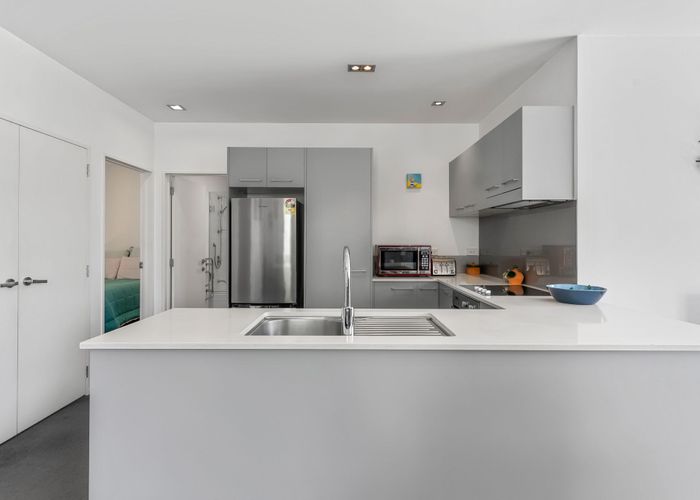  at B107/525 East Coast Road, Browns Bay, North Shore City, Auckland