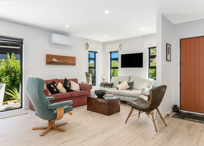  at 41B Queen Charlotte drive, Aotea, Porirua