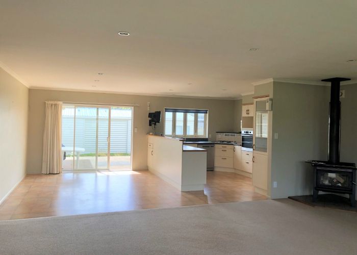  at 44 Kent Avenue, Waitarere Beach, Levin