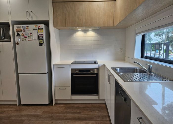  at 2/3 Rimu Road, Mangere Bridge, Auckland