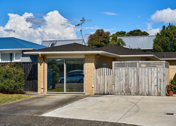  at 18 Anthony Grove, Paraparaumu Beach, Kapiti Coast, Wellington