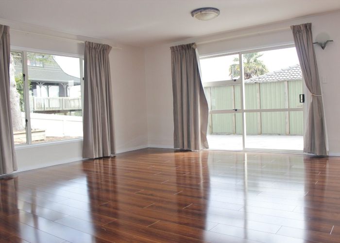  at 1/32A Bronzewing Tce--Viewing--On Sat 28th March at 12:40-1:00pm, Unsworth Heights, North Shore City, Auckland