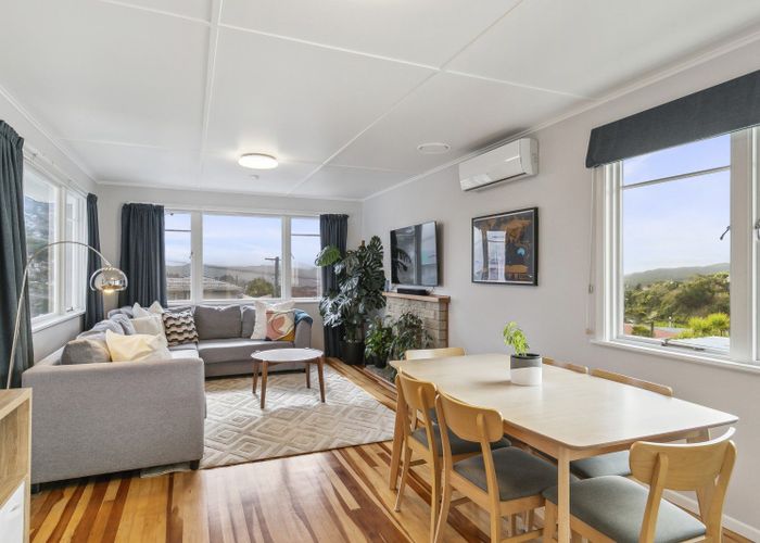  at 15 Link Road, Newlands, Wellington