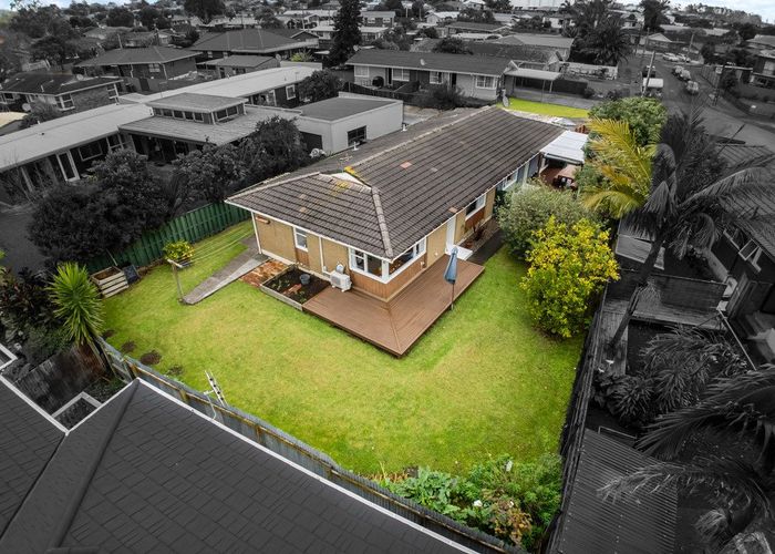  at 2/15 Lynette Place, Mangere, Manukau City, Auckland