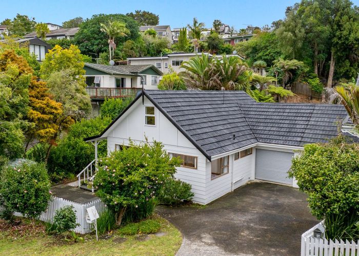  at 2/1 Trelawny Place, Hillcrest, North Shore City, Auckland