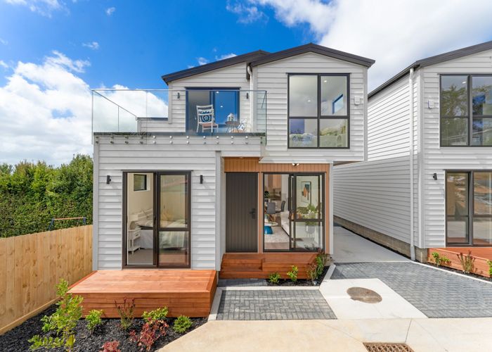  at 6A Julia Place, Totara Vale, North Shore City, Auckland