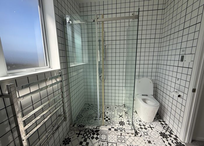  at 6 Princeton Parade, Albany, North Shore City, Auckland