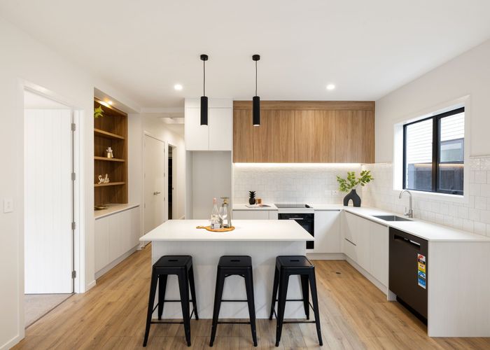  at 2/24 Lumino Terrace, Peacocke, Hamilton, Waikato