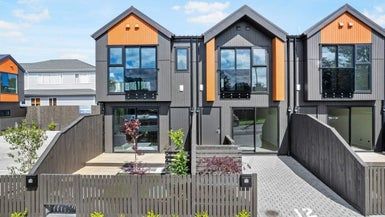  at 10 Middlesex Road, Waterview, Auckland
