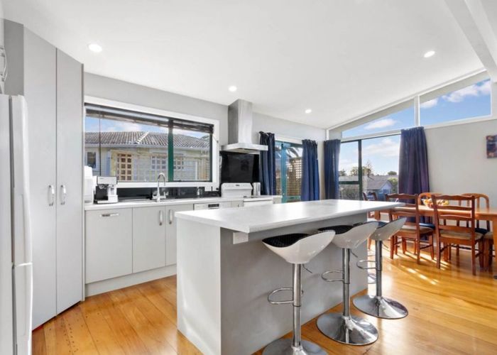  at 36 Thornlow Street, Glendene, Waitakere City, Auckland