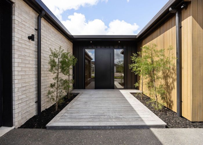  at 23 The Meadows Drive, Flagstaff, Hamilton
