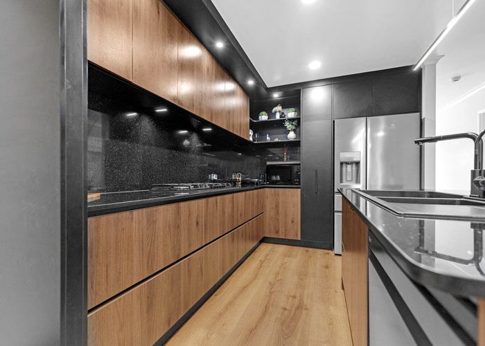  at 16 Sambrooke Crescent, Flat Bush, Manukau City, Auckland