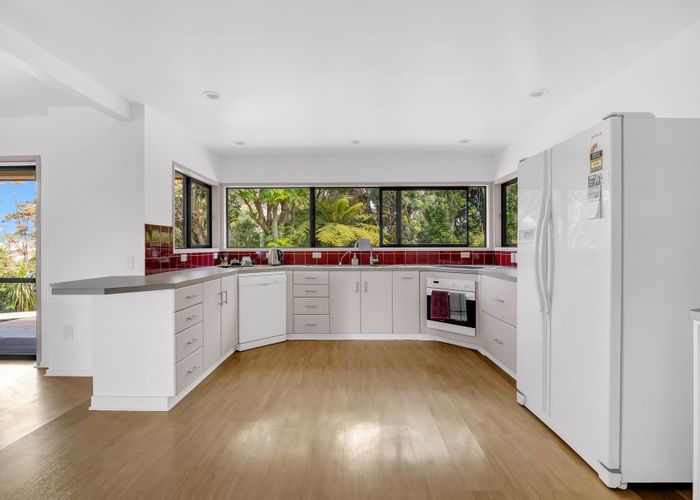  at 64 Rhinevale Close, Henderson, Waitakere City, Auckland