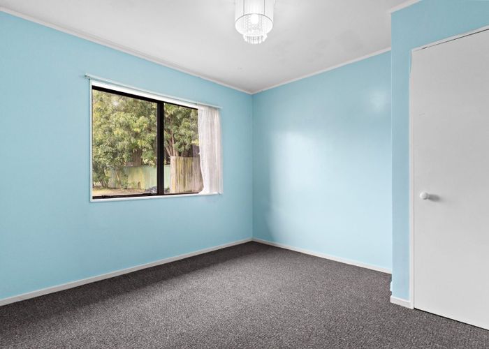  at 4/14 Beaubank Road, Kelston, Waitakere City, Auckland