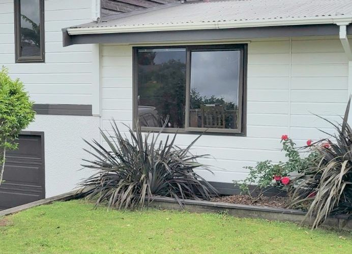  at 8 Pararewa Drive, Whalers Gate, New Plymouth