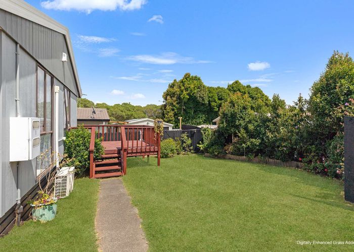  at 1/8 Kirklow Place, Goodwood Heights, Auckland