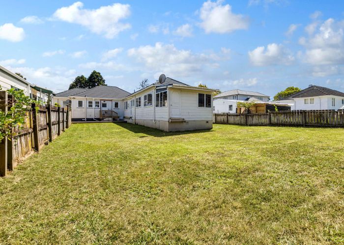  at 4 Miranda Street, Avondale, Auckland