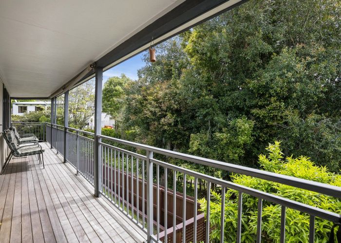  at 2/47 Glencoe Road, Browns Bay, Auckland