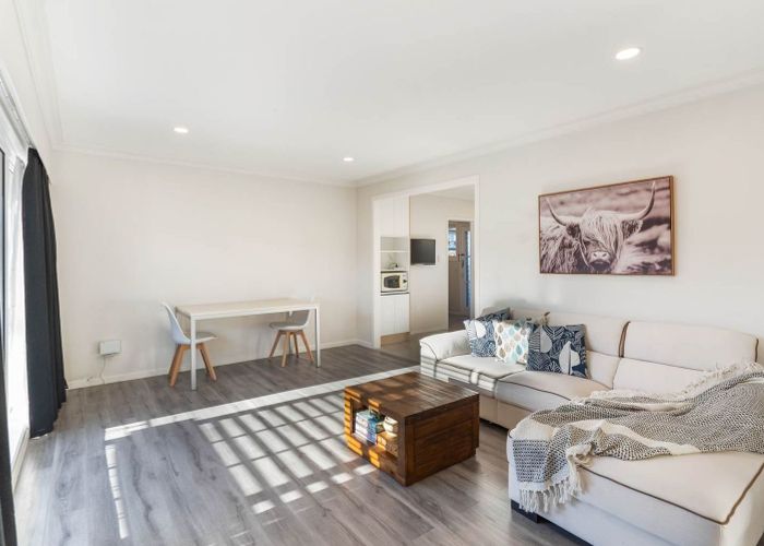  at 2/10 Omana Road, Papatoetoe, Auckland