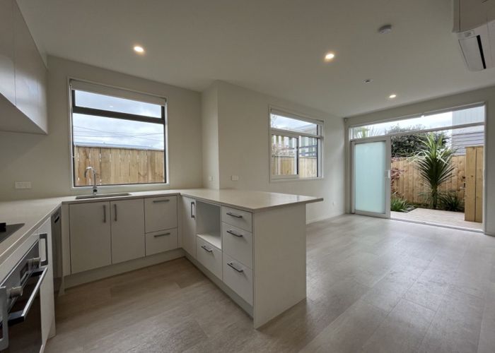  at 3/2 Moor Avenue, Te Atatu Peninsula, Waitakere City, Auckland