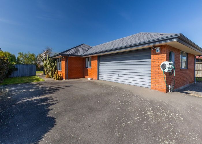  at 17 Ballymena Drive, Belfast, Christchurch