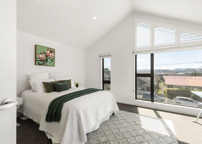  at 1/166 Queens Drive, Lyall Bay, Wellington