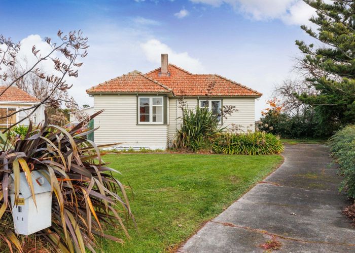  at 12 Tweed Street, Roslyn, Palmerston North, Manawatu / Whanganui