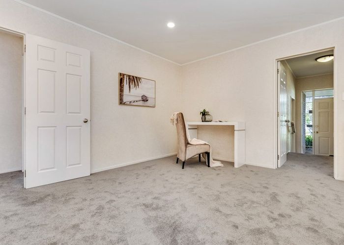  at 10 Stewart Gibson Place, Manurewa, Manukau City, Auckland