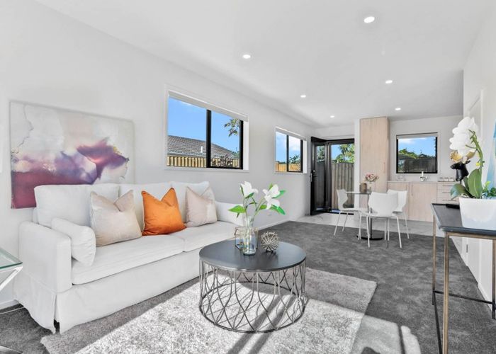  at 10/137 Tirimoana Road, Te Atatu South, Waitakere City, Auckland
