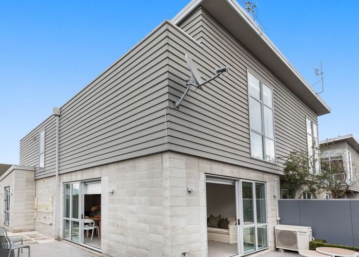  at 32F Champion Street, Edgeware, Christchurch