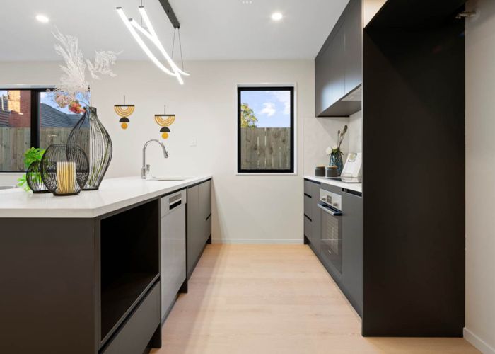  at 1-4/8 Deuxberry Avenue, Northcote, North Shore City, Auckland