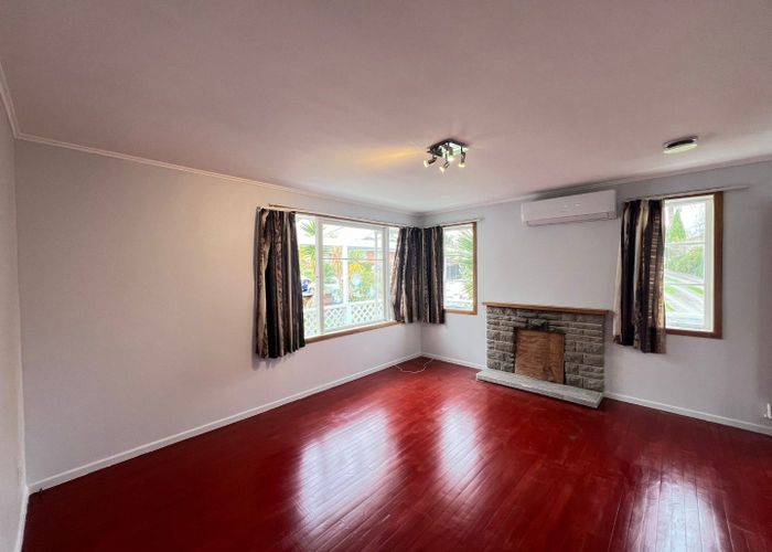  at 31 Essex Street, Te Atatu South, Waitakere City, Auckland