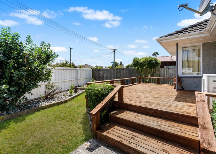  at 15 Stackhouse Avenue, Bishopdale, Christchurch City, Canterbury